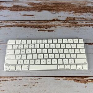 Apple Wireless Magic Keyboard A2450 Bluetooth